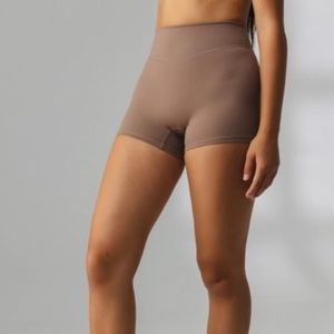 Balance Athletica/Vitality The Cloud Short - Smoky Quartz